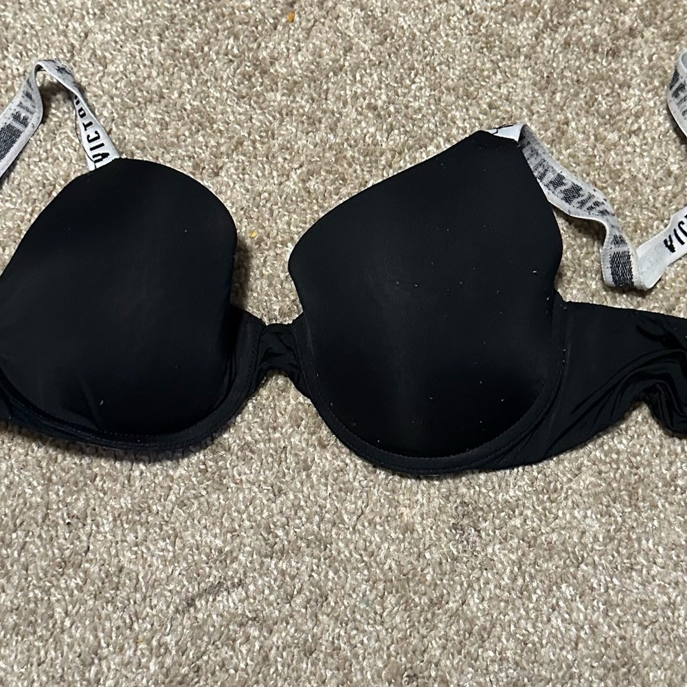 ‼️FREE with purchase of an item or items!  Victoria's Secret Bra